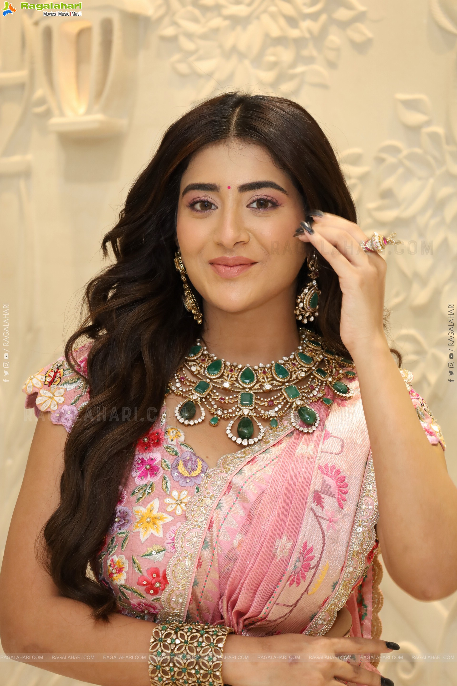 Rashi Singh Poses With Designer Jewellery, HD Gallery