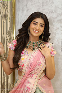Rashi Singh Poses With Designer Jewellery, HD Gallery