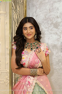 Rashi Singh Poses With Designer Jewellery, HD Gallery