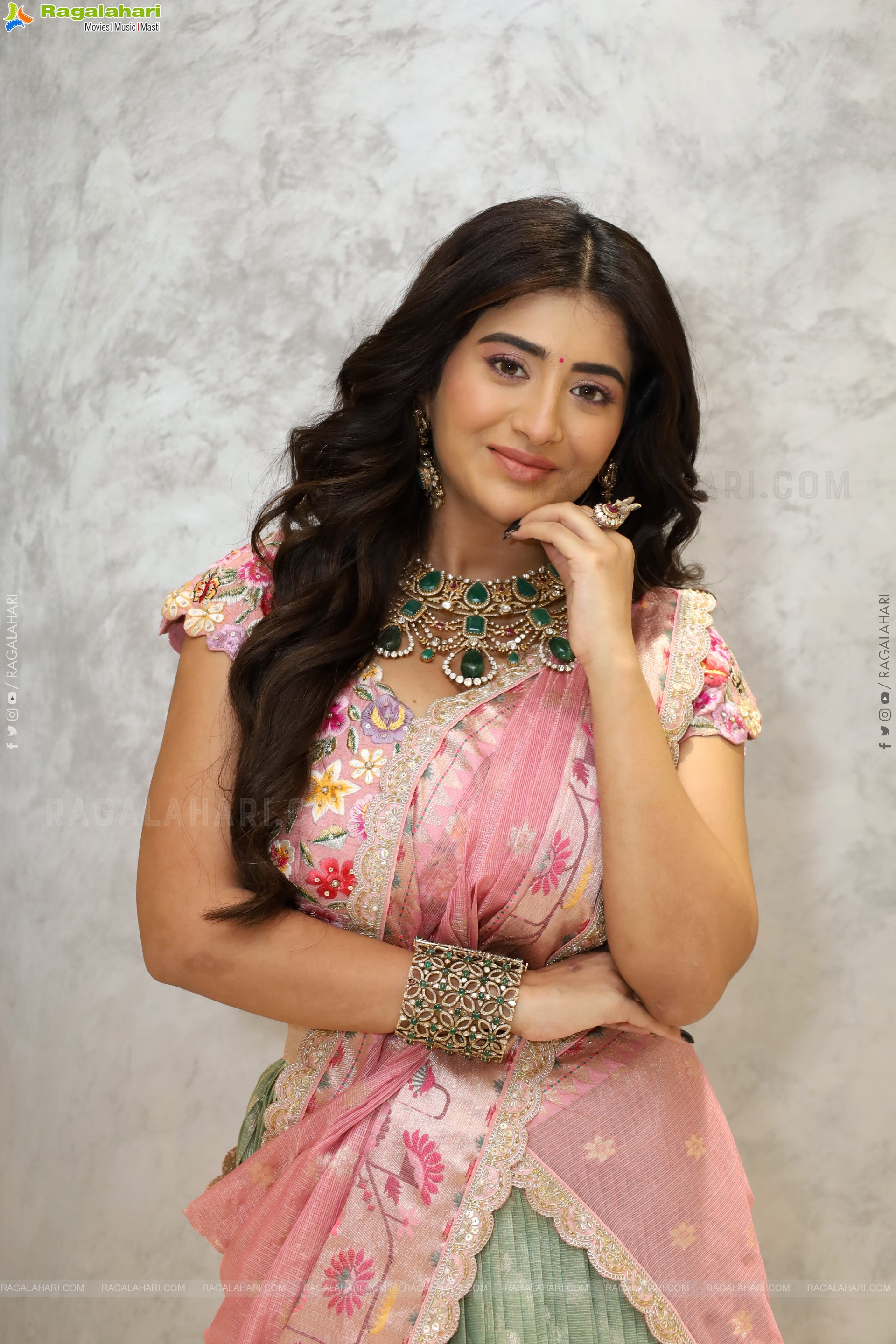 Rashi Singh Poses With Designer Jewellery, HD Gallery