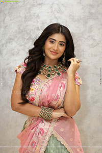 Rashi Singh Poses With Designer Jewellery, HD Gallery