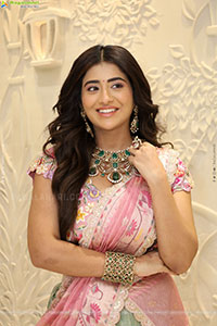 Rashi Singh Poses With Designer Jewellery, HD Gallery