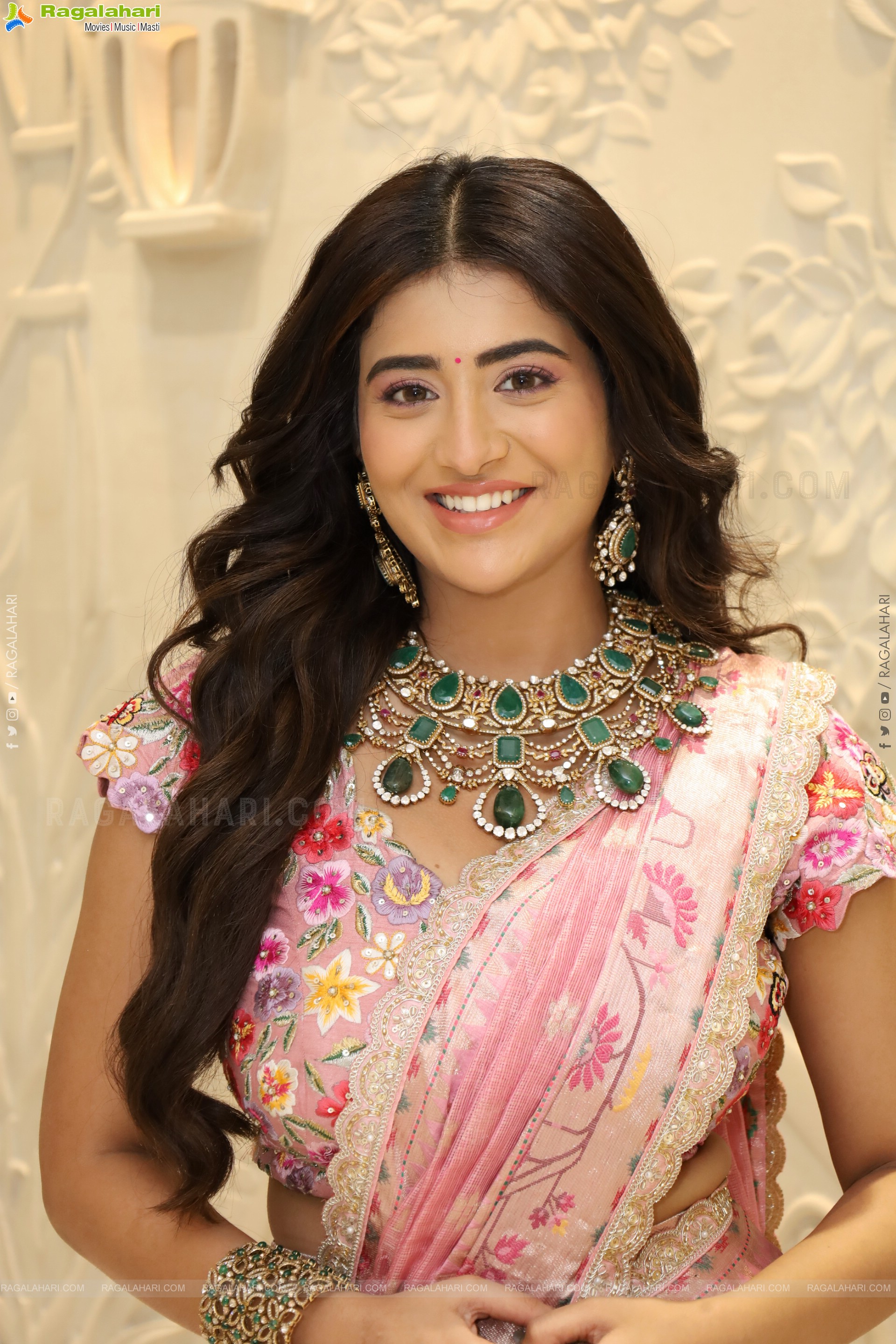 Rashi Singh Poses With Designer Jewellery, HD Gallery