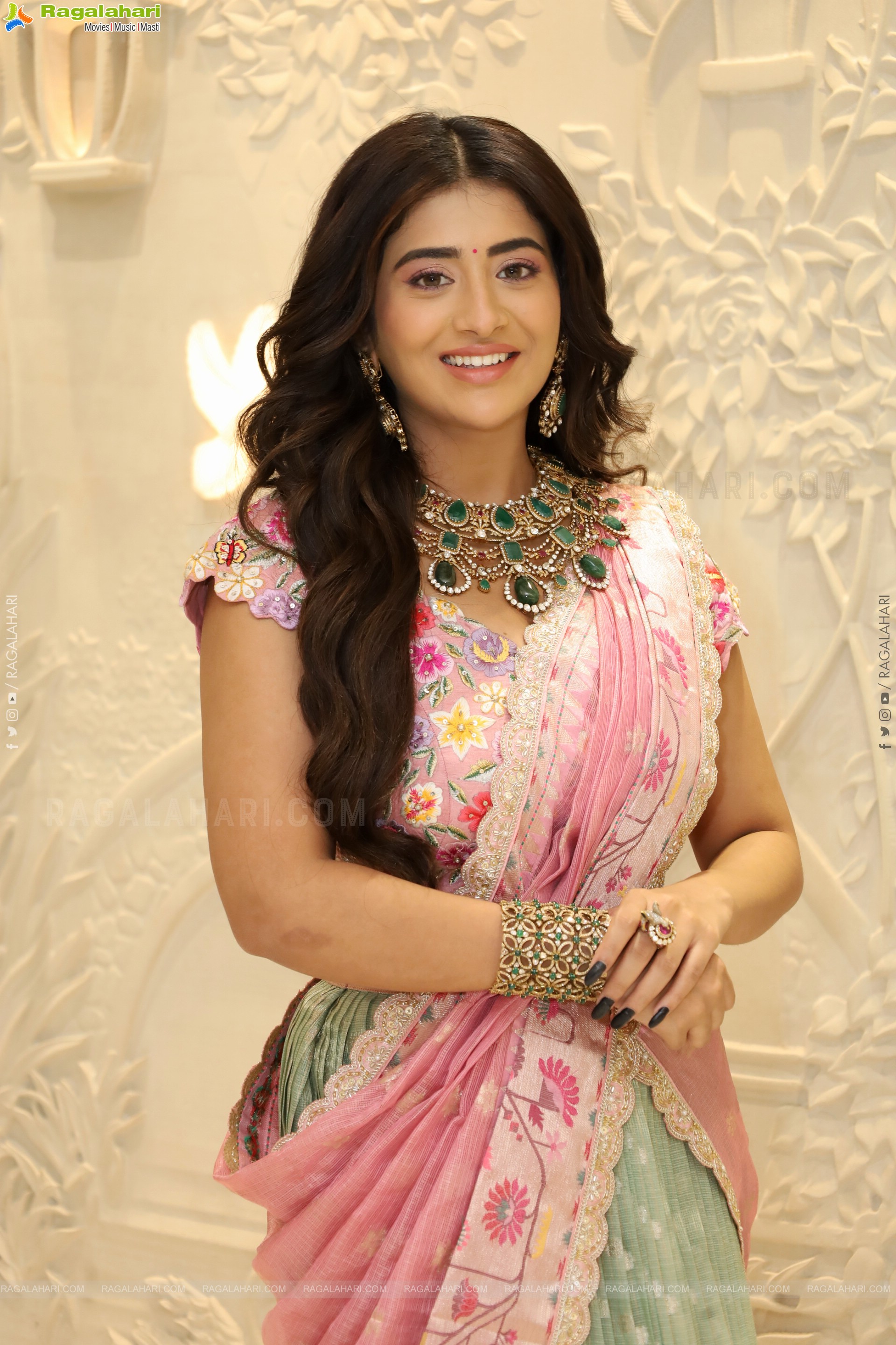 Rashi Singh Poses With Designer Jewellery, HD Gallery