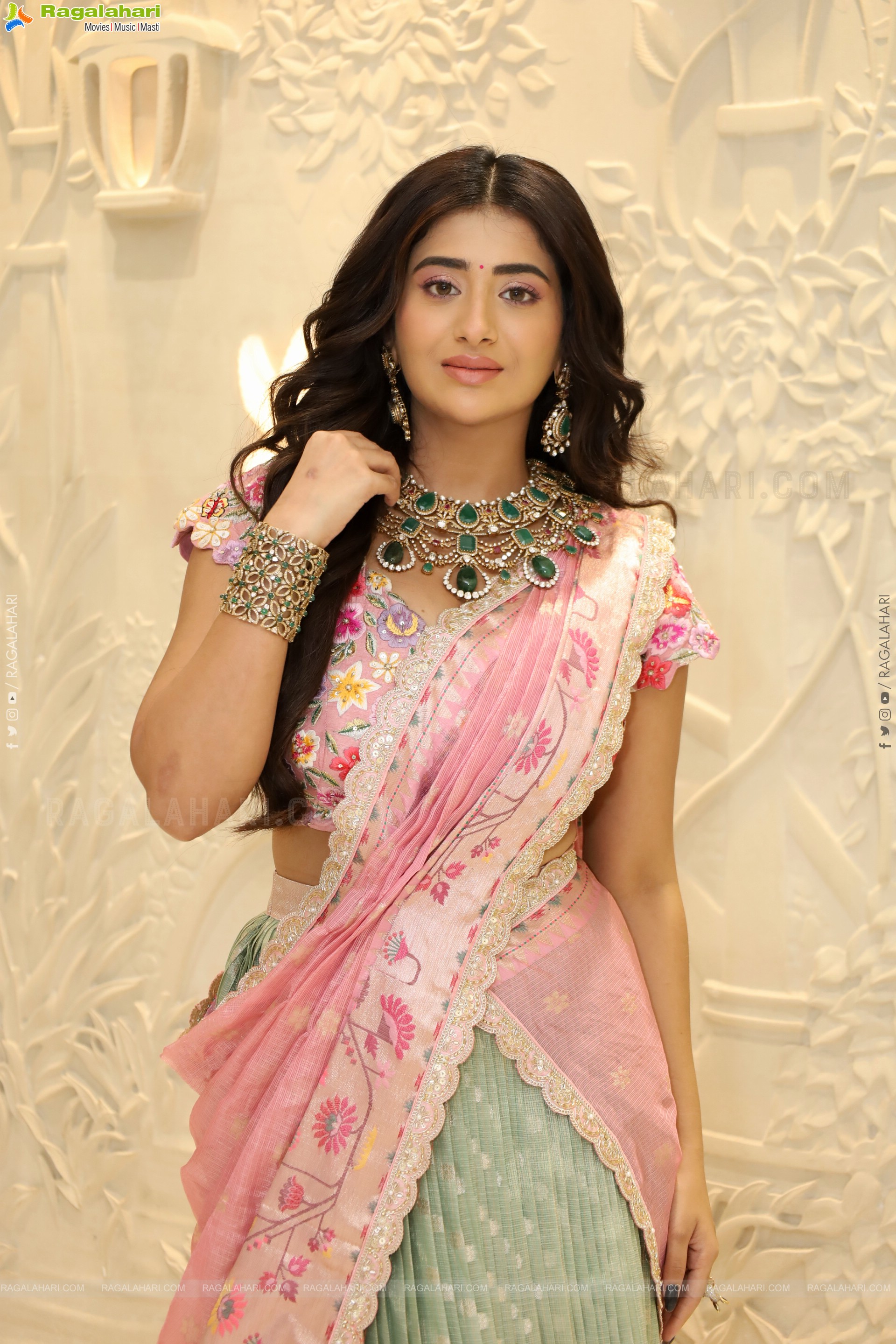 Rashi Singh Poses With Designer Jewellery, HD Gallery