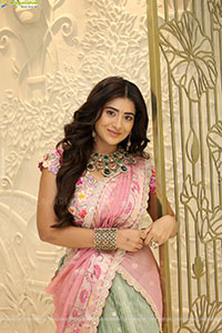 Rashi Singh Poses With Designer Jewellery, HD Gallery