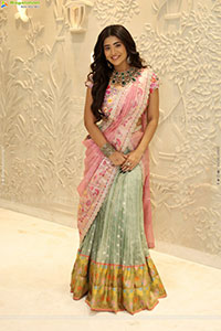 Rashi Singh Poses With Designer Jewellery, HD Gallery
