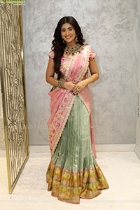 Rashi Singh Poses With Designer Jewellery, HD Gallery