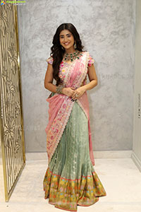 Rashi Singh Poses With Designer Jewellery, HD Gallery