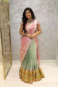 Rashi Singh Poses With Designer Jewellery, HD Gallery