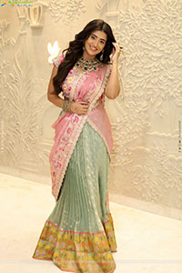 Rashi Singh Poses With Designer Jewellery, HD Gallery