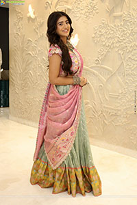 Rashi Singh Poses With Designer Jewellery, HD Gallery