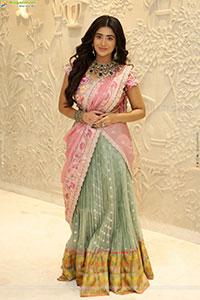 Rashi Singh Poses With Designer Jewellery, HD Gallery