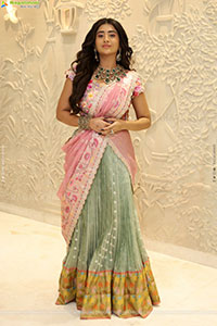 Rashi Singh Poses With Designer Jewellery, HD Gallery