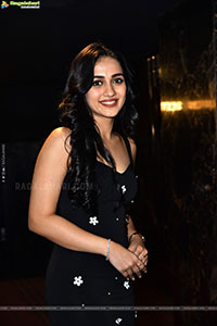 Sakshi Sagar Mhadolkar at Mowgli Song Launch 