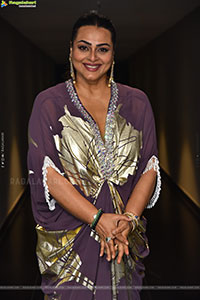 Shilpa Shirodkar at Jatadhara Trailer Launch, HD Gallery