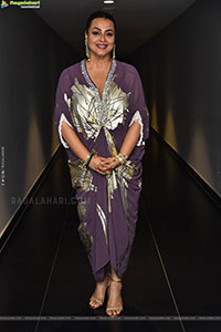 Shilpa Shirodkar at Jatadhara Trailer Launch, HD Gallery