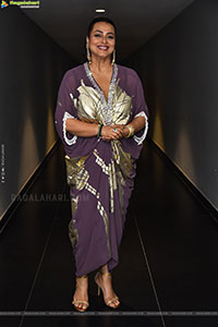 Shilpa Shirodkar at Jatadhara Trailer Launch, HD Gallery