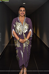 Shilpa Shirodkar at Jatadhara Trailer Launch, HD Gallery