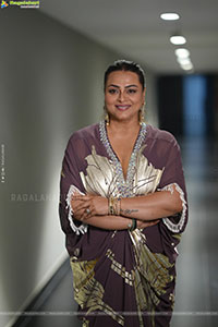 Shilpa Shirodkar at Jatadhara Trailer Launch, HD Gallery