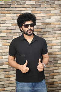 Siddhu Jonnalagadda at Telusu Kada Interview, HD Gallery