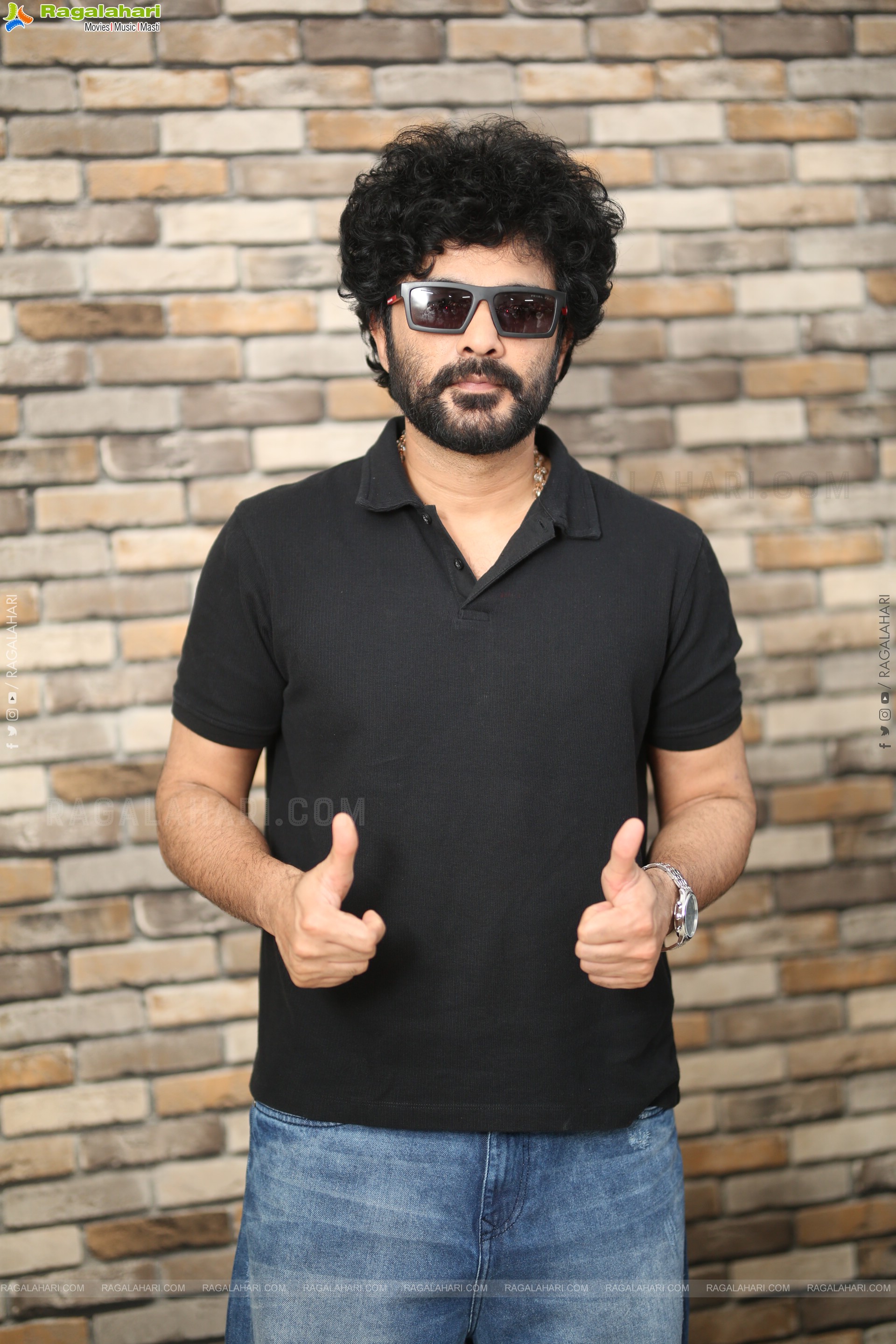 Siddhu Jonnalagadda at Telusu Kada Interview, HD Gallery