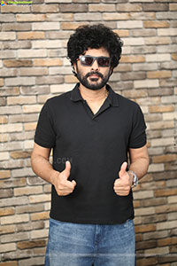 Siddhu Jonnalagadda at Telusu Kada Interview, HD Gallery