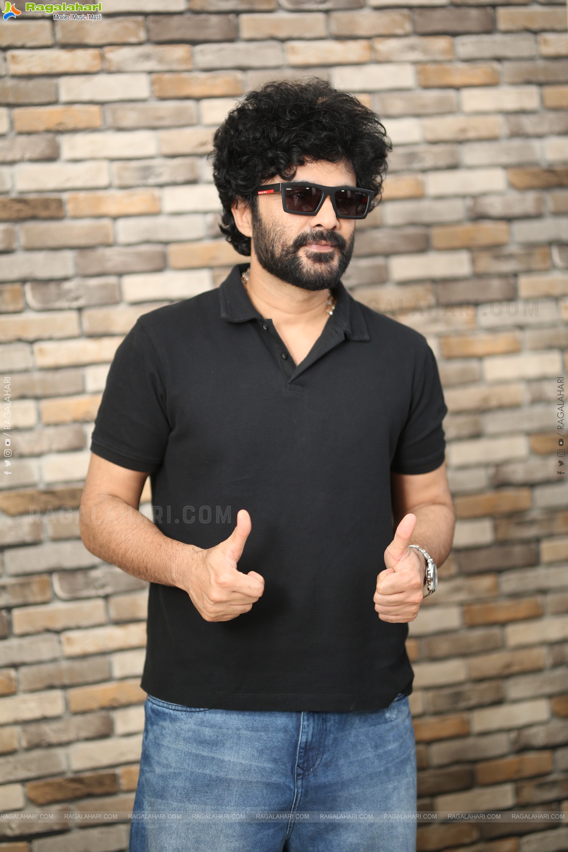 Siddhu Jonnalagadda at Telusu Kada Interview, HD Gallery