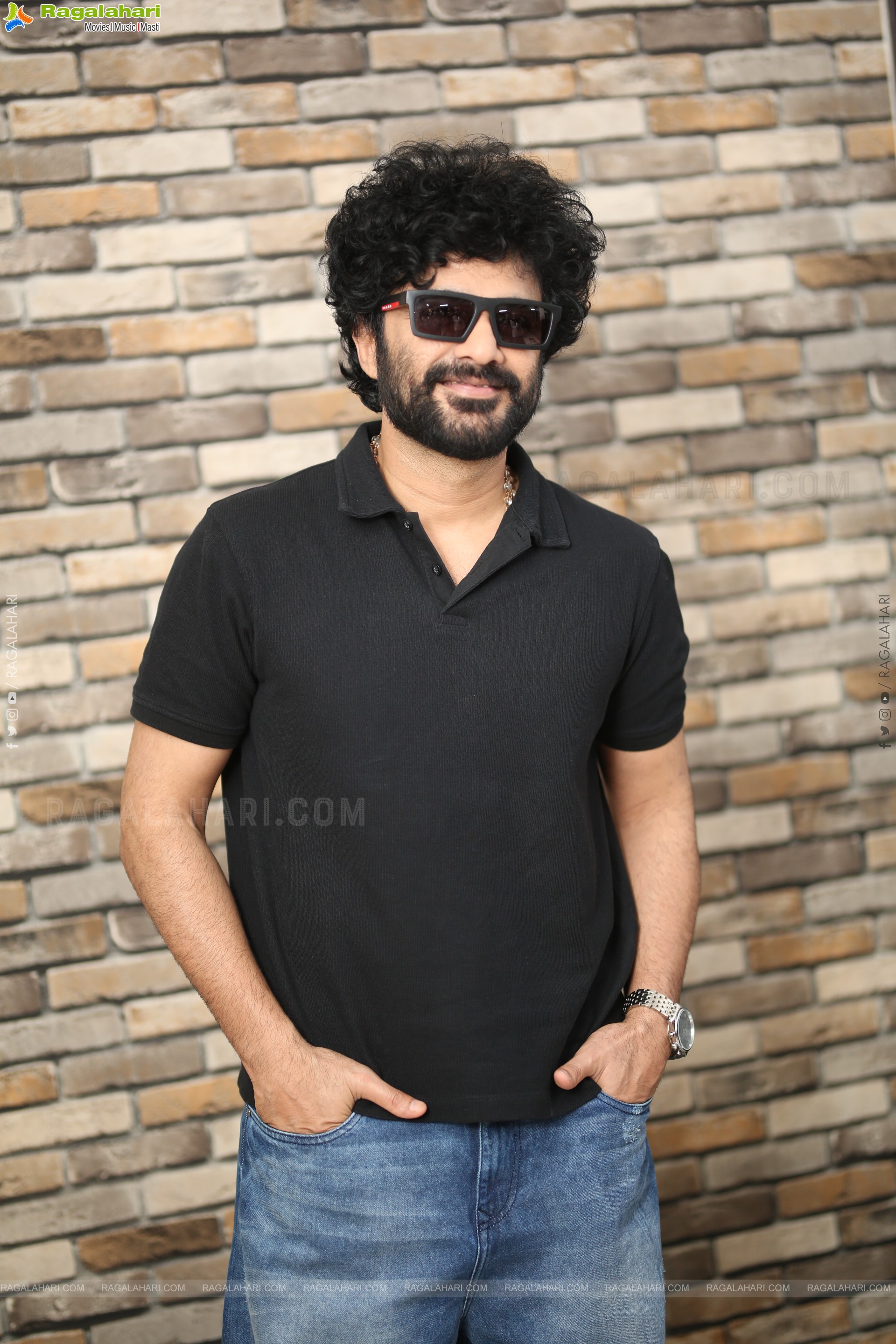 Siddhu Jonnalagadda at Telusu Kada Interview, HD Gallery