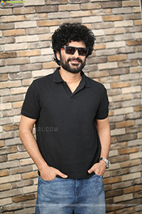 Siddhu Jonnalagadda at Telusu Kada Interview, HD Gallery