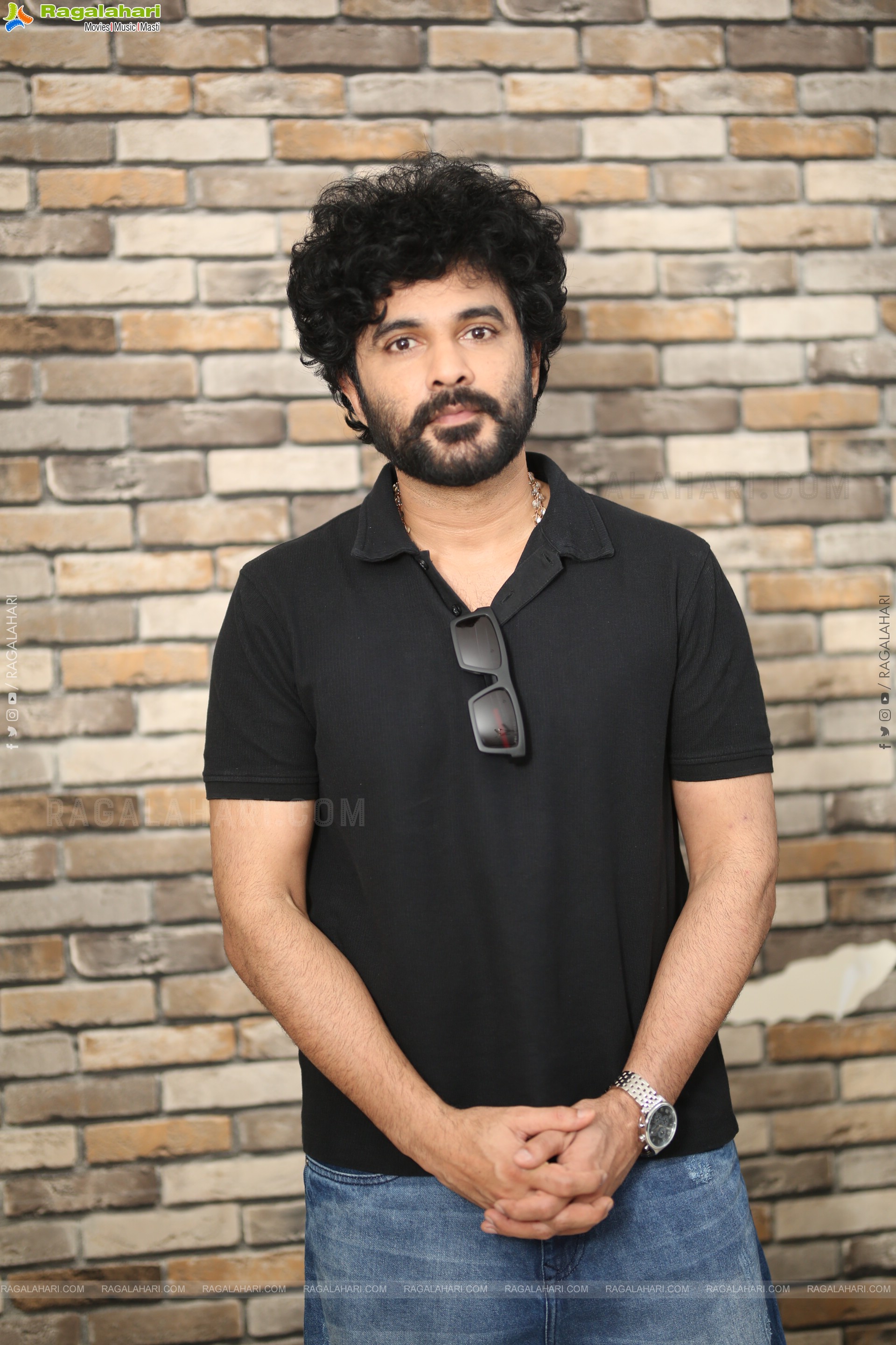 Siddhu Jonnalagadda at Telusu Kada Interview, HD Gallery