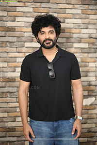 Siddhu Jonnalagadda at Telusu Kada Interview, HD Gallery