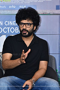 Siddhu Jonnalagadda at Telusu Kada Interview, HD Gallery
