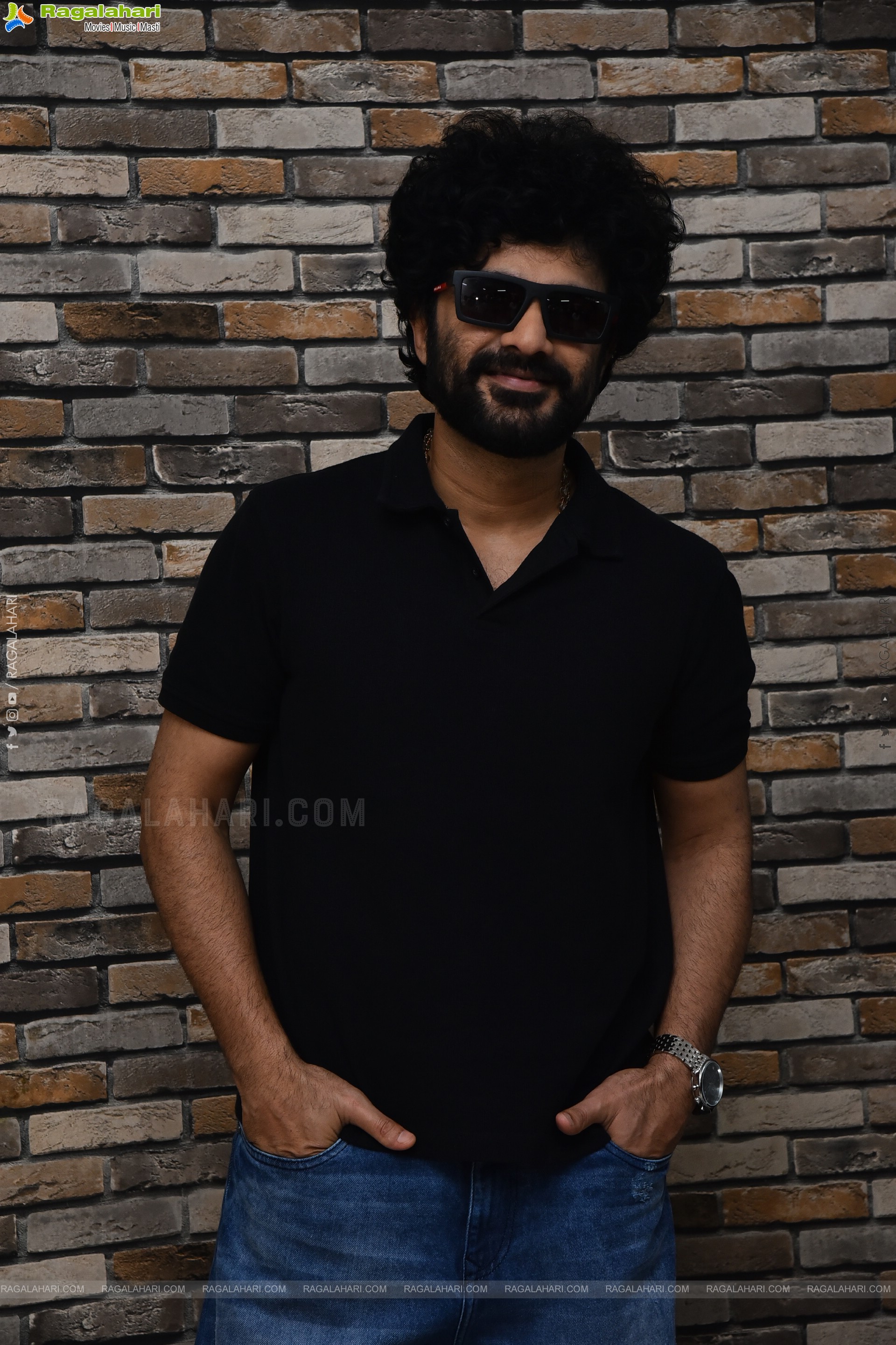 Siddhu Jonnalagadda at Telusu Kada Interview, HD Gallery