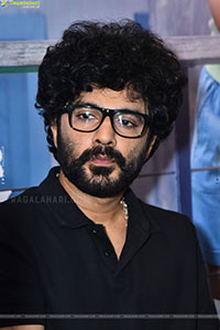 Siddhu Jonnalagadda at Telusu Kada Interview, HD Gallery