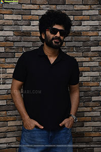 Siddhu Jonnalagadda at Telusu Kada Interview, HD Gallery