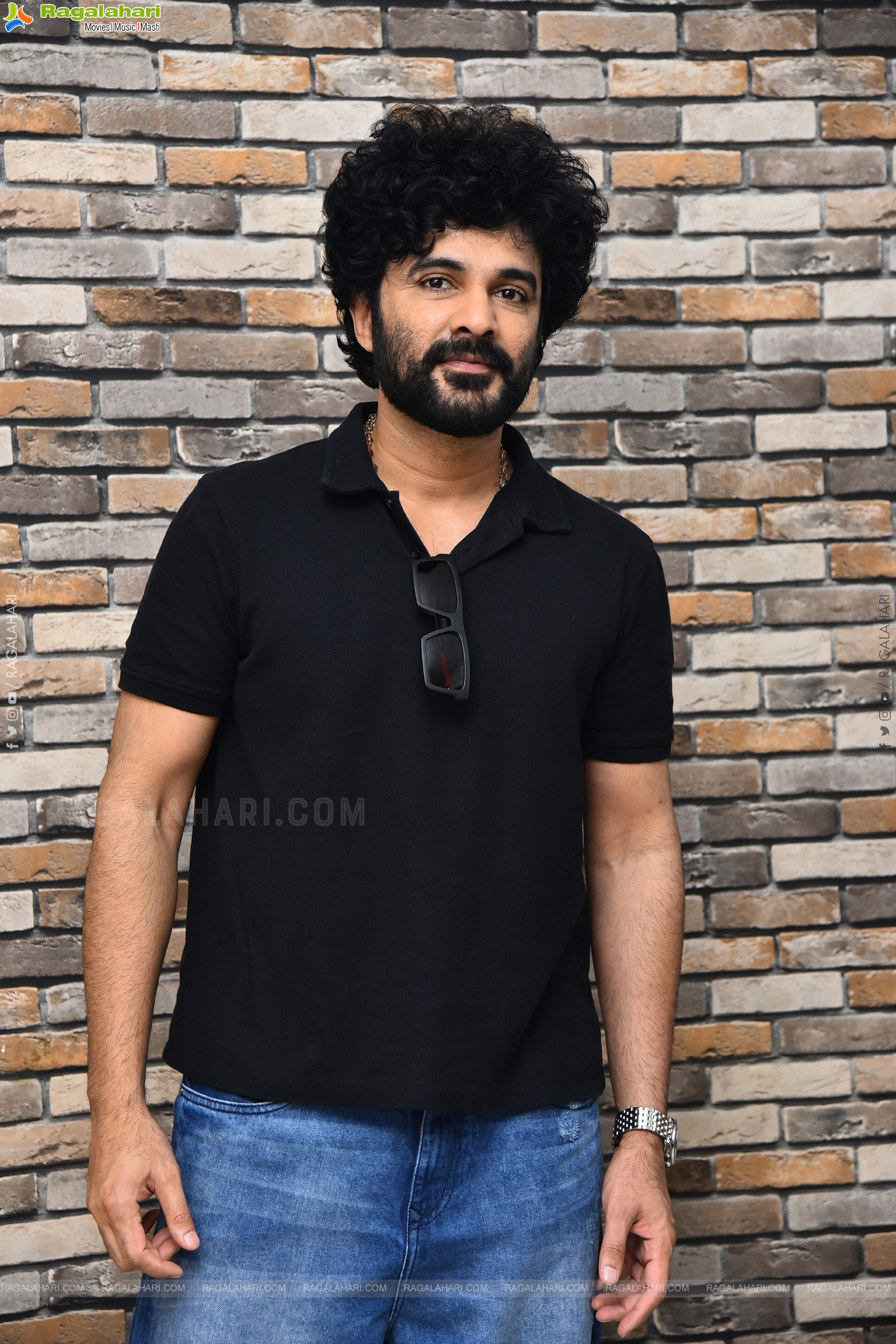 Siddhu Jonnalagadda at Telusu Kada Interview, HD Gallery