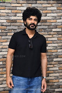 Siddhu Jonnalagadda at Telusu Kada Interview, HD Gallery