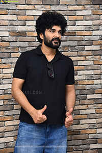 Siddhu Jonnalagadda at Telusu Kada Interview, HD Gallery