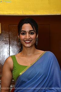Srinidhi Shetty at Telusu Kada Movie Trailer Launch