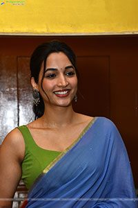 Srinidhi Shetty at Telusu Kada Movie Trailer Launch