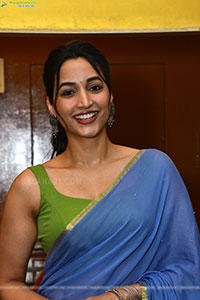 Srinidhi Shetty at Telusu Kada Movie Trailer Launch