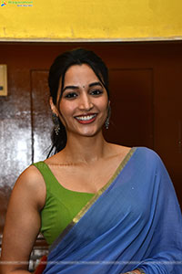 Srinidhi Shetty at Telusu Kada Movie Trailer Launch