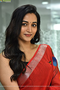 Srinidhi Shetty at Telusu Kada Movie Interview, HD Gallery 