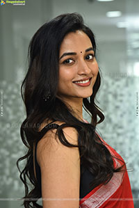 Srinidhi Shetty at Telusu Kada Movie Interview, HD Gallery 