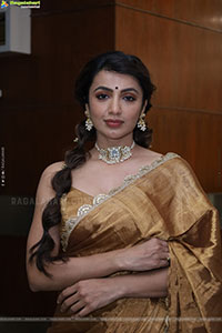 Tejaswi Madiwada at Hi Life Fashion Special Exhibition