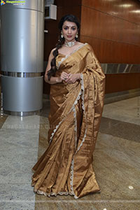 Tejaswi Madiwada at Hi Life Fashion Special Exhibition