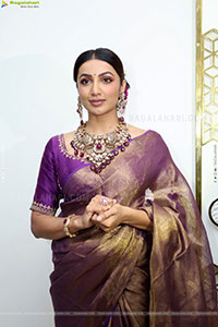 Tejaswi Madivada Poses with Traditional Jewellery