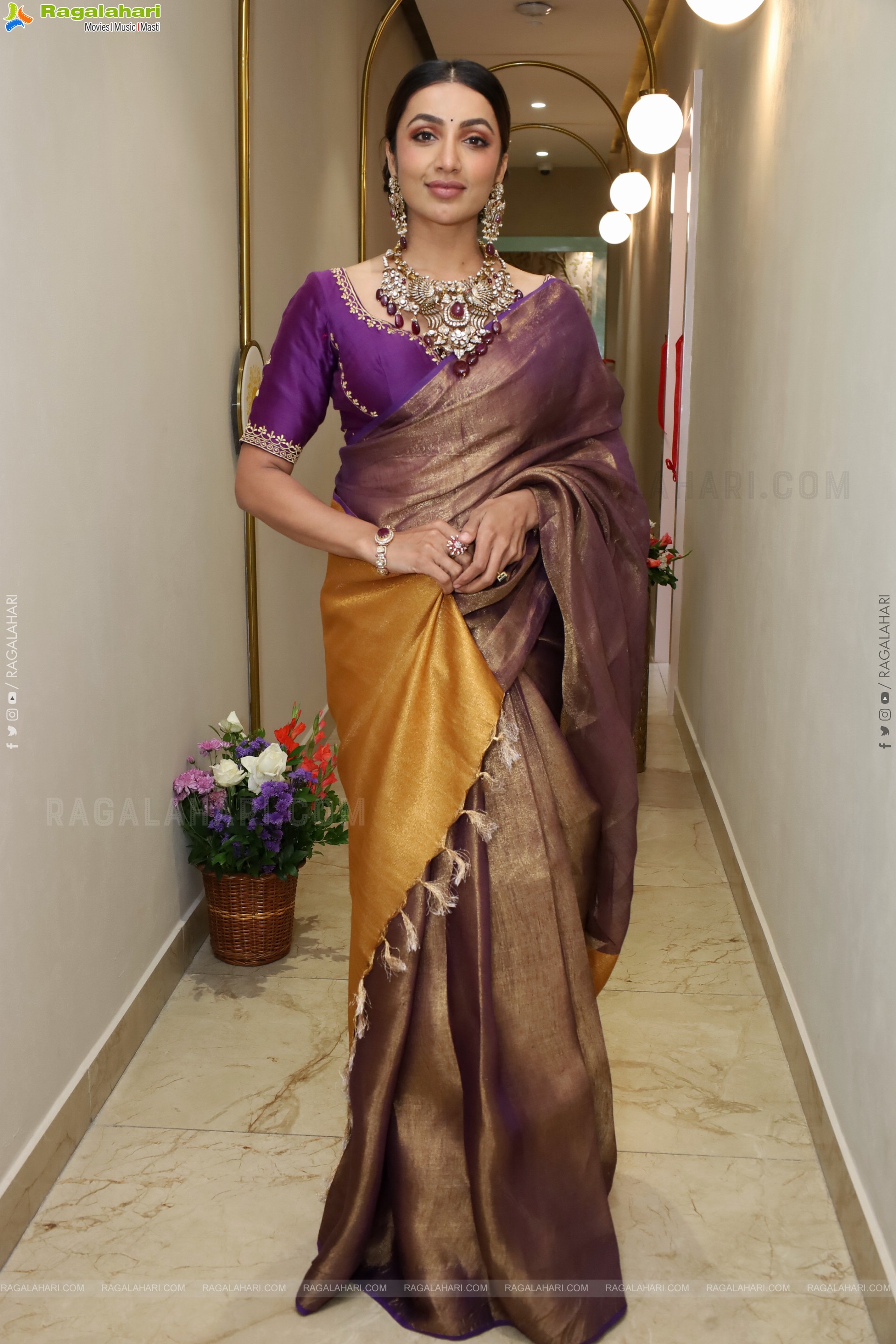 Tejaswi Madivada Poses with Traditional Jewellery, HD Gallery