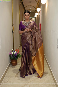 Tejaswi Madivada Poses with Traditional Jewellery